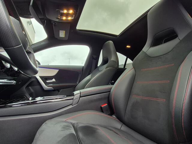 Mercedes-Benz CLA-KLASSE 180 AMG Line | Panoramadak | Nightpakket |