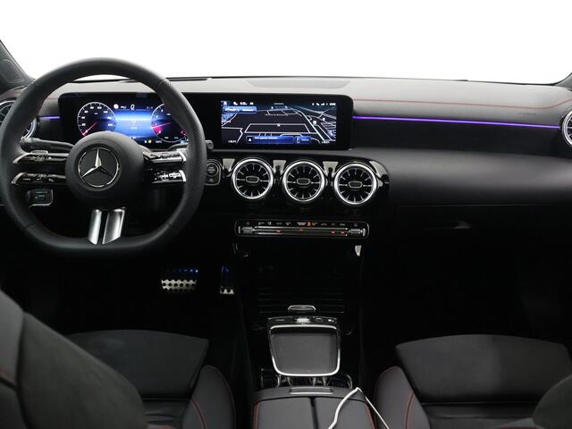 Mercedes-Benz CLA-KLASSE 180 Business Solution AMG | Night | Panoramadak | Memory stoelen | Head-up display | Sfeerverlichting | 360 camera |