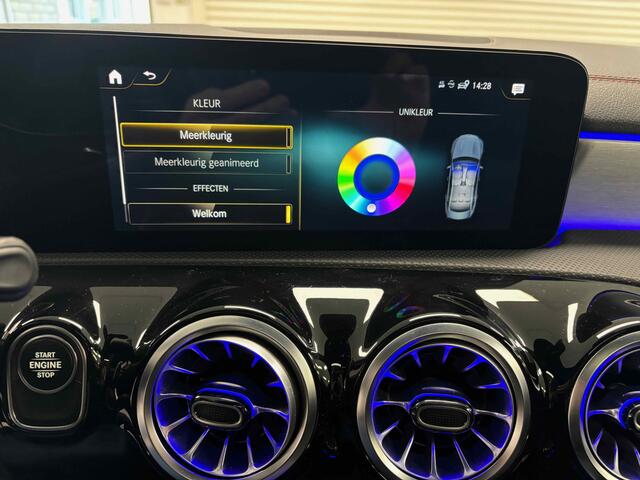 Mercedes-Benz CLA-KLASSE 250 e AMG Panorama Memory Sfeerverl. Keyless go Trekhaak 19" AMG