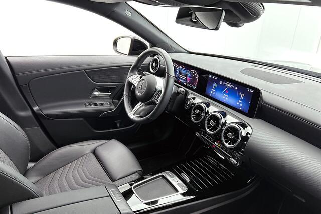 Mercedes-Benz CLA-KLASSE Shooting Brake 180 Business Solution 18", stuur- en stoelverw.