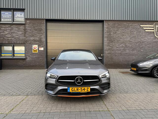 Mercedes-Benz CLA-KLASSE Shooting Brake 200 Premium Plus | 1E EIGENAAR | 12MND GARANTIE | ORANGE EDITION | PANO | CARPLAY | SFEERVERLICHTING | DASHCAM | AUTOMAAT | LED | AFSTANDSPILOT PLUS |