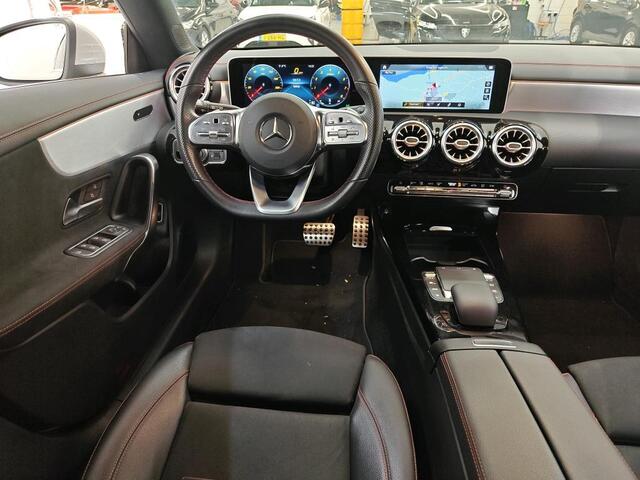 Mercedes-Benz CLA-KLASSE Shooting Brake 200 Business Solution AMG 1e Eigenaar | Volledig Onderh | NL-Auto | BTW | Elek Trekhaak | Sfeer | Camera | Elek Klep | Stoelverwarming | Climate | Navi | PDC | Full Led | Cruise | Keyless