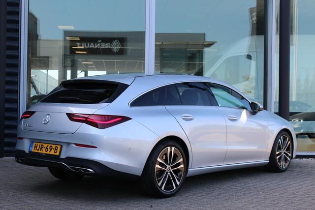 Mercedes-Benz CLA-KLASSE Shooting Brake 200 Luxury Line Panorama dak | Trekhaak