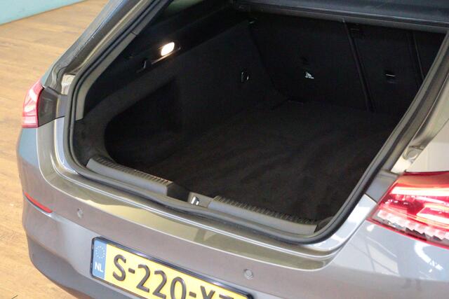 Mercedes-Benz CLA-KLASSE Shooting Brake 180 Business Line Automaat | NAVI | CAMERA + PDC | STOELVERW | WIDE-SCREEN | ELEKTR KLEP |