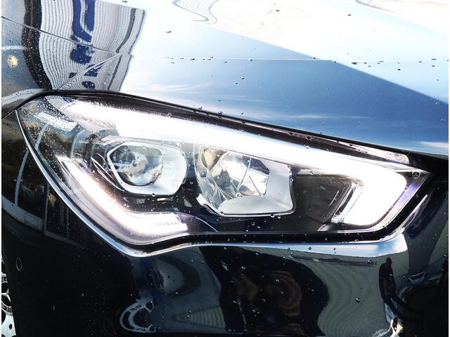 Mercedes-Benz CLA-KLASSE 180 Shooting Brake AMG Line | Panoramadak | Sfeerverlichting