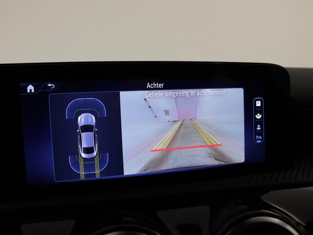 Mercedes-Benz CLA-KLASSE 180 Star Edition | Dodehoekassistent | Parkeerpakket met achteruitrijcamera | KEYLESS GO | USB pakket plus | Verwarmde stoelen vooraan | Spiegelpakket |