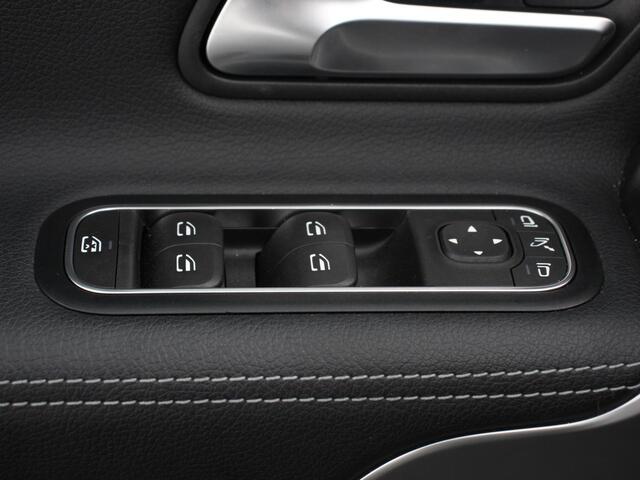 Mercedes-Benz CLA-KLASSE Shooting Brake 200 163pk DCT Progressive | Navigatie | Camera | Parkeersensoren | Elektrische achterklep | Stoelverwarming | Cruise Control | Ledverlichting | Climate Control