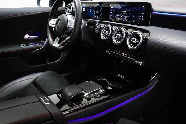 Mercedes-Benz CLA-KLASSE Shooting Brake 200 AMG-Line Premium Plus | PANORAMADAK | BURMESTER DAB | 19"