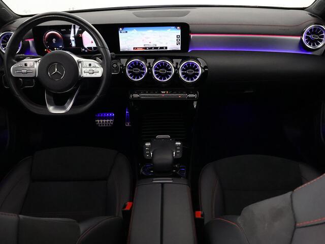 Mercedes-Benz CLA-KLASSE Shooting Brake 200 Business Solution AMG Automaat | Wide-Screen | Schuif-/Kanteldak | Navigatie | Camera |