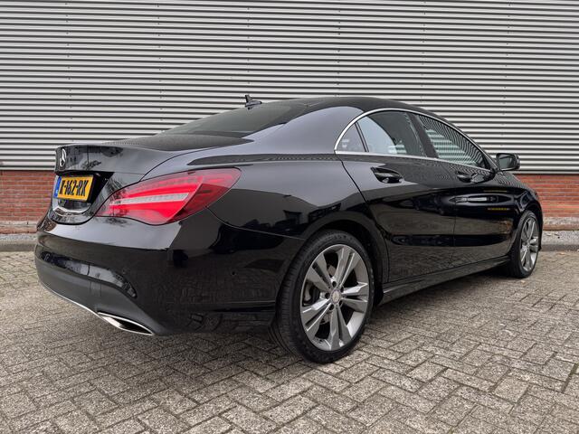 Mercedes-Benz CLA-KLASSE 180 Business Solution AMG | Automaat | Stoelverwarming | Navigatie |