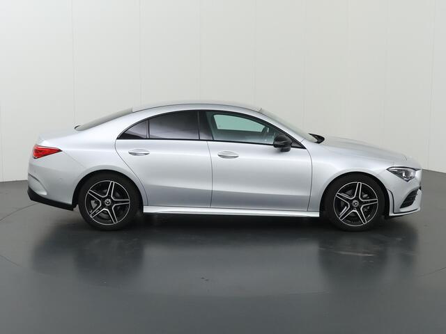 Mercedes-Benz CLA-KLASSE 180 Business Solution AMG | Night | Trekhaak | Stoelverwarming | Widescreen | Achteruitrijcamera |
