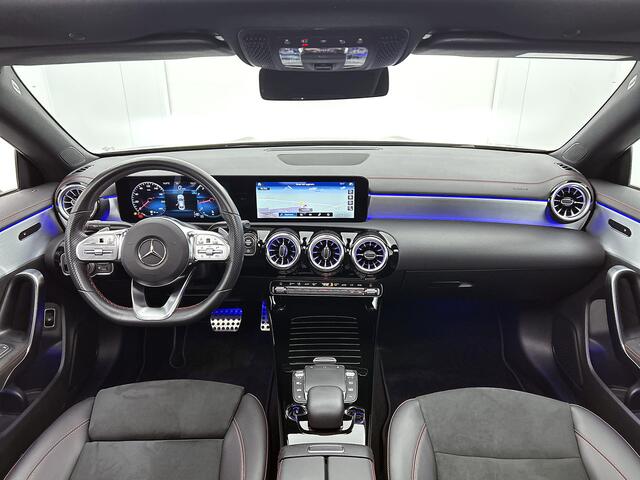 Mercedes-Benz CLA-KLASSE 180 Business Solution AMG Panoramadak | Lichtmetalen velgen 5 spaaks |BMUX wide screen\ Naviagtie | parking support met camera achter | Inclusief 24 maanden MB Certified garantie voor Europa.