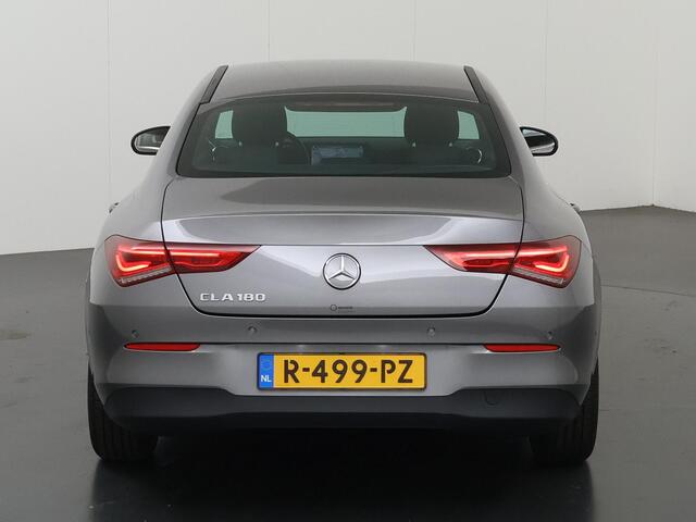 Mercedes-Benz CLA-KLASSE 180 Business Line | Apple Carplay | Widescreen | Stoelverwarming | Achteruitrijcamera |