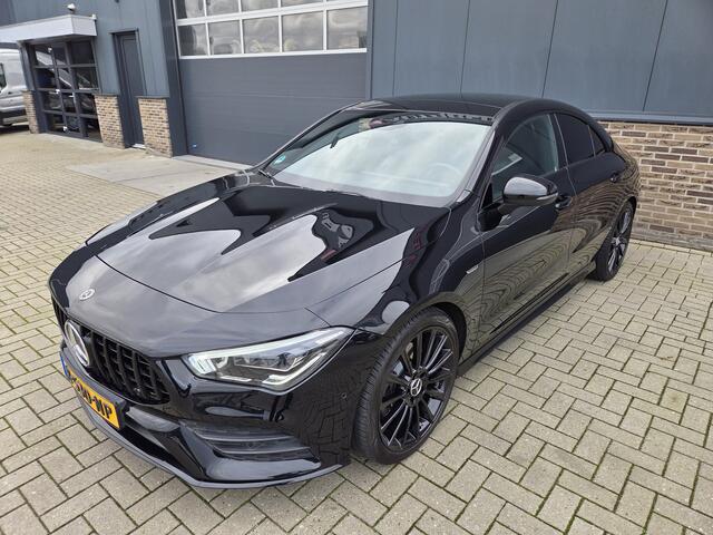 Mercedes-Benz CLA-KLASSE 250 AMG Line,Pano,Sfeerverlichting,Camera,Volgsysteem,Alarm Klasse 3.