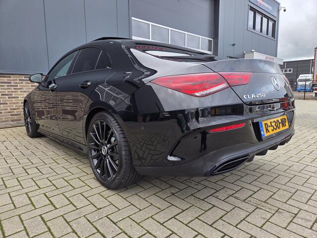 Mercedes-Benz CLA-KLASSE 250 AMG Line,Pano,Sfeerverlichting,Camera,Volgsysteem,Alarm Klasse 3.