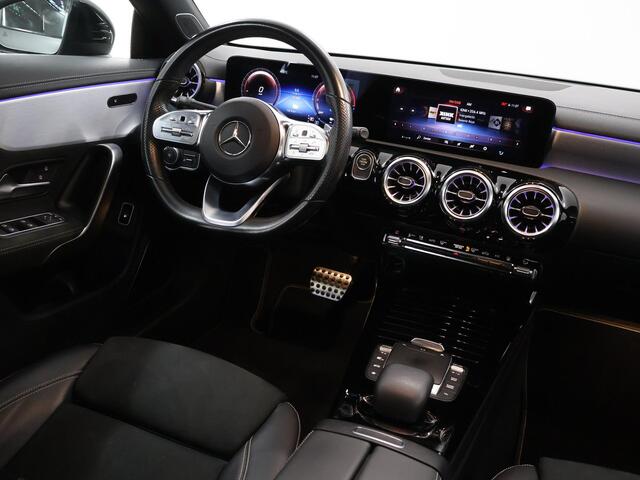 Mercedes-Benz CLA-KLASSE 250 e Premium | Panoramadak | Burmester | Night | Widescreen | 19" lichtmetalen velgen | Stoelverwarming |