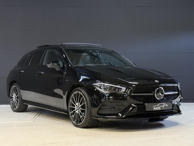 Mercedes-Benz CLA-KLASSE Shooting Brake 250 e AMG | Pano | Sfeerverlichting | Burmester | 360 Camera | Adaptive cruise | Elektr. stoelen + memory | Stoelverwarming | Full LED