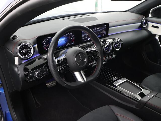 Mercedes-Benz CLA-KLASSE 250 e AMG Line | Night | Panoramadak | Stoelverwarming | Achteruitrijcamera |