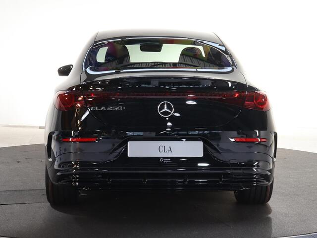 Mercedes-Benz CLA-KLASSE 250+ Launch Edition 85 kWh | Night | Panoramadak | Stoelverwarming | DISTRONIC | Achteruitrijcamera | Dodehoekassistent |