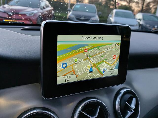 Mercedes-Benz CLA-KLASSE Shooting Brake 180 122pk Sport Edition AMG | Airco | Cruise | Bi-Xenon | Leder+Alcantara | Panorama Schuifdak | Stoelverwarming | Privacy Glass | 18'''lm | Trekhaak