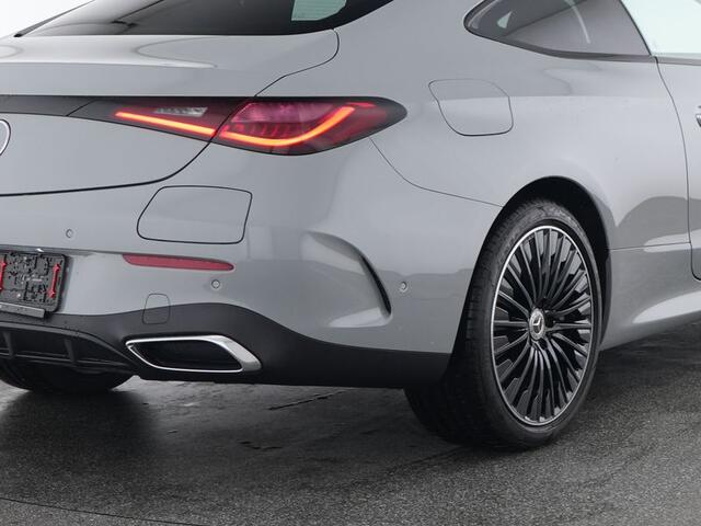 Mercedes-Benz CLE Coupé 300 e AMG Plug-In Hybride AMG Line | Night Pakket | Panorama Schuif-Kanteldak | Digital Licht | Distronic | Stuur en Stoelverwarming. Inclusief 24 maanden MB Certified garantie voor Europa.