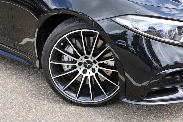 Mercedes-Benz CLS-KLASSE AMG 53 4MATIC+ Premium Plus l Schuif- / Kanteldak l Distronic Plus l Memory l Stoelverwamarming en Stoelventilatie l Head Up l LED adaptief l Airmatic l Keyless Go l Burmester l Sfeerverlichting l Nappa LEDER l AMG Night pakket l Achteruitrij camera | Dra