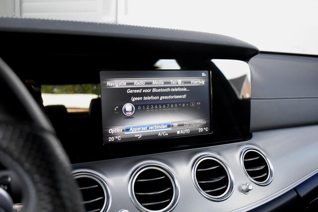 Mercedes-Benz E-KLASSE 220 d AMG Line | Achteruitrijcamera | Sfeerverlichting | 19'' Velgen | Stoelverwarming | NL Auto |