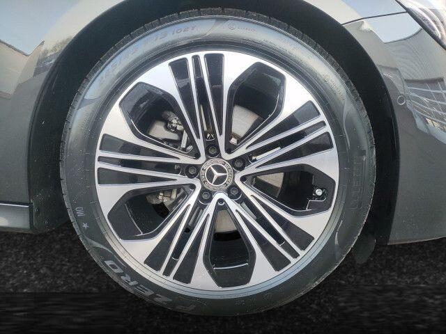 Mercedes-Benz E-KLASSE 220 d Avantgarde Distronic 19 Inch MBUX Stoelverwarming Stuurverwarming Camera