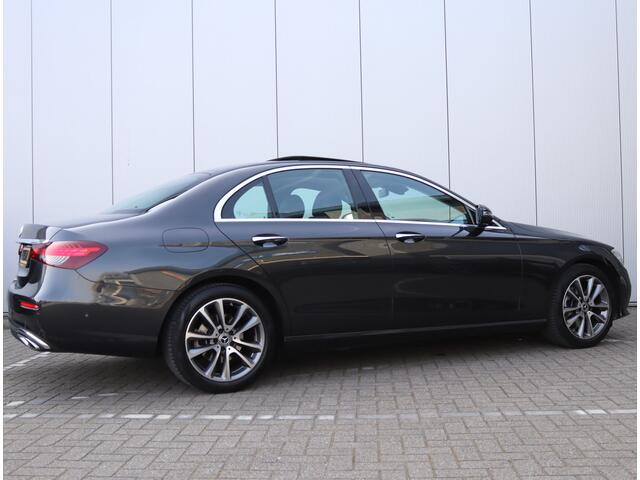 Mercedes-Benz E-KLASSE 200 Luxury | Panoramadak | Leder | Sfeerverlichting |