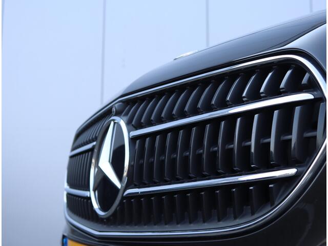 Mercedes-Benz E-KLASSE 200 Luxury | Panoramadak | Leder | Sfeerverlichting |