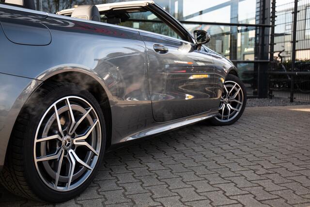 Mercedes-Benz E-KLASSE Cabrio 200 AMG Line Open dak, sfeerverlichting, stoel- en nekverwarming, isofix