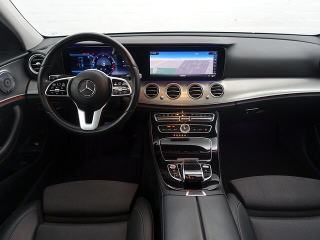 Mercedes-Benz E-KLASSE 200 d AMG Night Edition Aut- Schuifdak, Sfeerverlichting, 360 Camera, Xenon Led, Carplay, Lane Assist