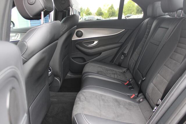 Mercedes-Benz E-KLASSE 300e BUSINESS SOLUTION AMG NIGHT EDITION | AMG-STYLING | LICHTMETALEN VELGEN 19" | 360° CAMERA | | TREKHAAK | MULTIBEAM MATRIX LED KOPLAMPEN | LED ACHTERLICHTEN | ELEKTRISCH VERSTELBARE VOORSTOELEN MET GEHEUGEN FUNCTIE | ALCANTARA / KUNSTLEDEREN BEKLEDIN