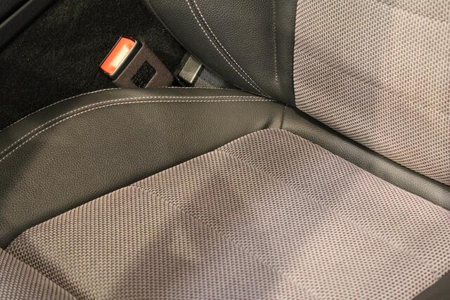 Mercedes-Benz E-KLASSE 200 d Business Solution