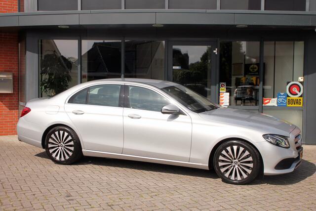 Mercedes-Benz E-KLASSE 300 Avantgarde limousine Elec.trekhaak WideScreen Camera