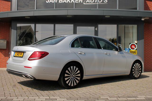 Mercedes-Benz E-KLASSE 300 Avantgarde limousine Elec.trekhaak WideScreen Camera