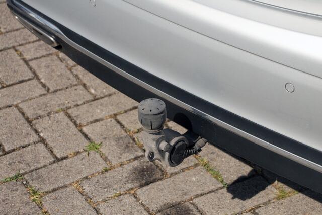 Mercedes-Benz E-KLASSE 300 Avantgarde limousine Elec.trekhaak WideScreen Camera