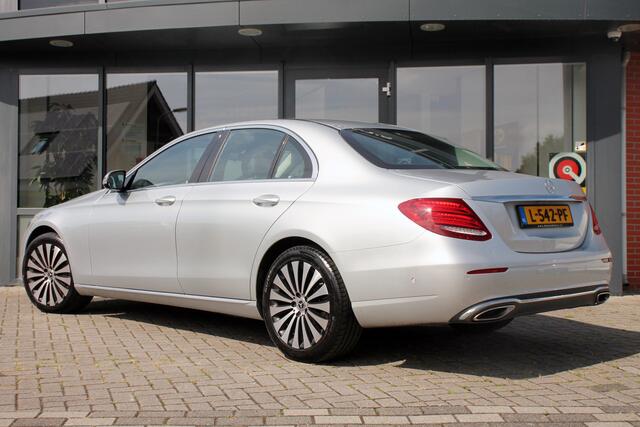 Mercedes-Benz E-KLASSE 300 Avantgarde limousine Elec.trekhaak WideScreen Camera