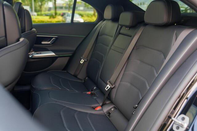 Mercedes-Benz E-KLASSE 300e Sport Edition | Panoramaschuifdak | Premium Plus | Rijassistentiepakket Plus | Night | Head-up display | Burmester