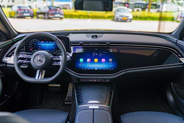 Mercedes-Benz E-KLASSE 300e Sport Edition | Panoramaschuifdak | Premium Plus | Rijassistentiepakket Plus | Night | Head-up display | Burmester