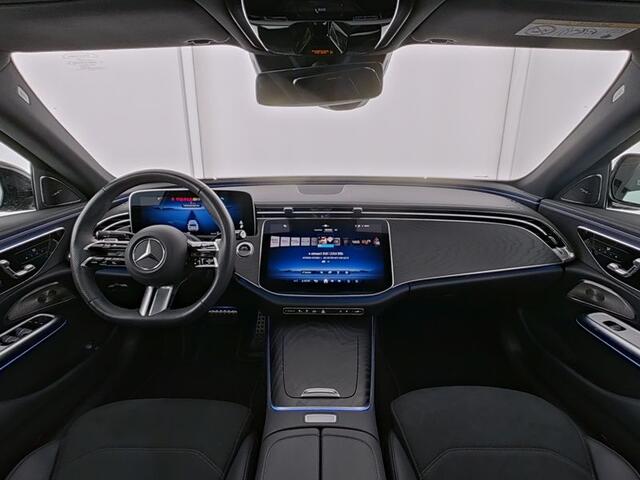 Mercedes-Benz E-KLASSE 300 e 4MATIC AMG Plug-In Hybride AMG Line | Night Pakket | Panorama Schuif-Kanteldak | Burmester® | Trekhaak | Rijassistentiepakket plus | Keyless-Go Inclusief 24 maanden MB Certified garantie voor Europa.