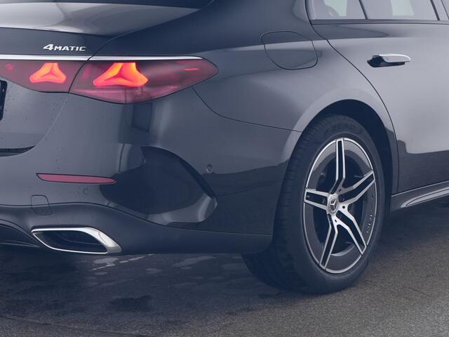 Mercedes-Benz E-KLASSE 300 e 4MATIC AMG Plug-In Hybride AMG Line | Night Pakket | Panorama Schuif-Kanteldak | Burmester® | Trekhaak | Rijassistentiepakket plus | Keyless-Go Inclusief 24 maanden MB Certified garantie voor Europa.