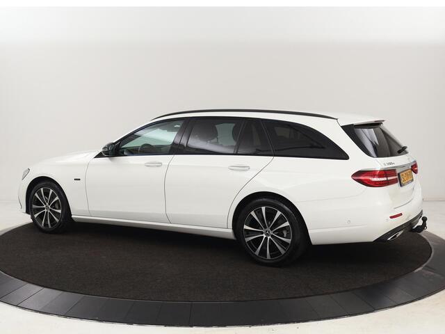 Mercedes-Benz E-KLASSE 300e Avantgarde | Adaptive cruise | Stoelverwarming | 360 Camera | Carplay | Trekhaak | Sfeerverlichting | Half leder | Navigatie | Widescreen | Full LED | PHEV | Plug In