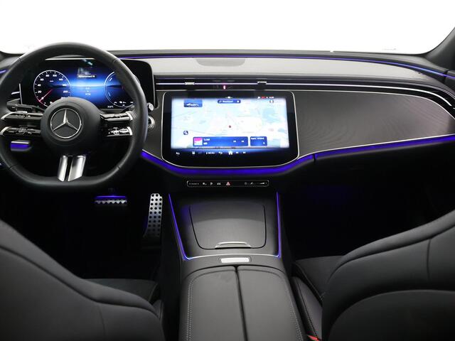 Mercedes-Benz E-KLASSE 300 e AMG Line | Panoramadak | Trekhaak | Winter pakket | Burmester |