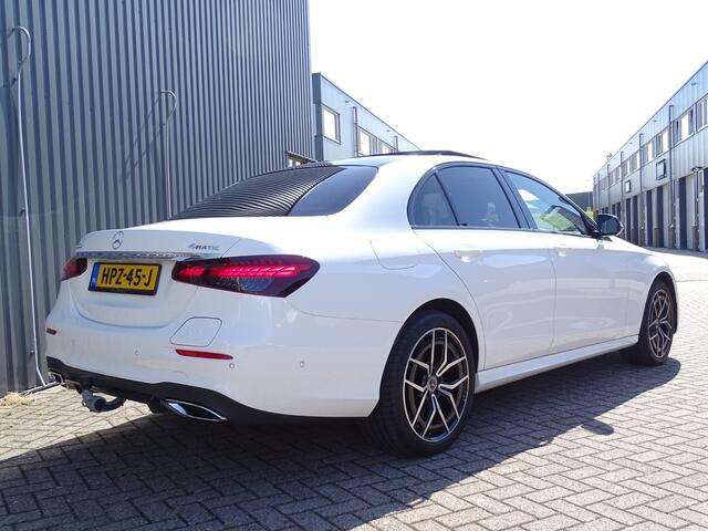 Mercedes-Benz E-KLASSE 300 e 4MATIC AMG Line AUTOMAAT| SPORT INTERIEUR| NAVIGATIE| 360-CAMERA| DODE-HOEK| MULTIMEDIA| AIRCO/ECC| ADAPTIVE CRUISECONTROLL| XENON/LED| TREKHAAK| SFEER VERLICHTING|
