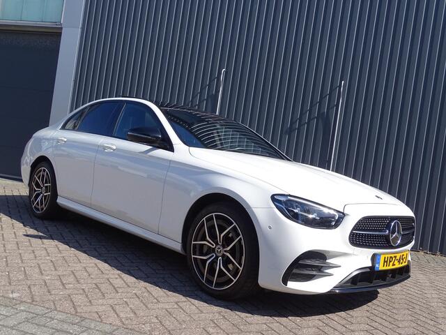 Mercedes-Benz E-KLASSE 300 e 4MATIC AMG Line AUTOMAAT| SPORT INTERIEUR| NAVIGATIE| 360-CAMERA| DODE-HOEK| MULTIMEDIA| AIRCO/ECC| ADAPTIVE CRUISECONTROLL| XENON/LED| TREKHAAK| SFEER VERLICHTING|
