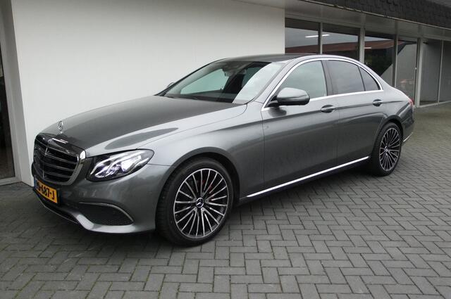 Mercedes-Benz E-KLASSE 220 d Ambition / Camera / Dodehoek/ Distronic / Widescreen/ Stoelverwarming
