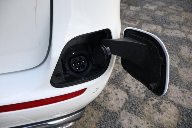 Mercedes-Benz E-KLASSE 300 e Bns Sol. AMG | Stoelverwarming | Panoramadak | Interieurve