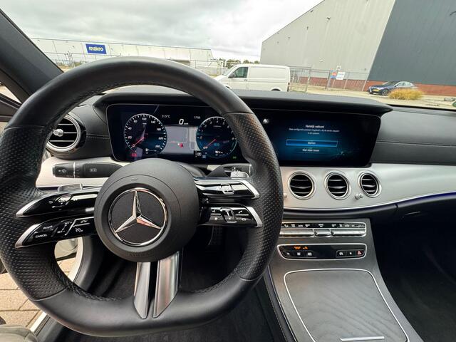 Mercedes-Benz E-KLASSE 300 e 4MATIC AMG Line | E300 Hybride | Pano | Matrix LED | Burmester | Night | Keyless | Adapt. Cruise | Trekhaak | 20 Inch | 360 | Carplay | DAB | Trekhaak | Sfeer | Dodehoek | Lane Assist | BTW | Dealer Onderhouden | Garantie