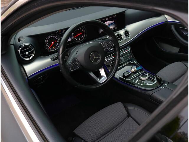 Mercedes-Benz E-KLASSE 200 Avantgarde | Widescreen | Schuifdak | Sfeerverlichting